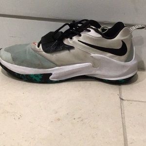 Giannis Nike zoom freak 3, pretty good condition.